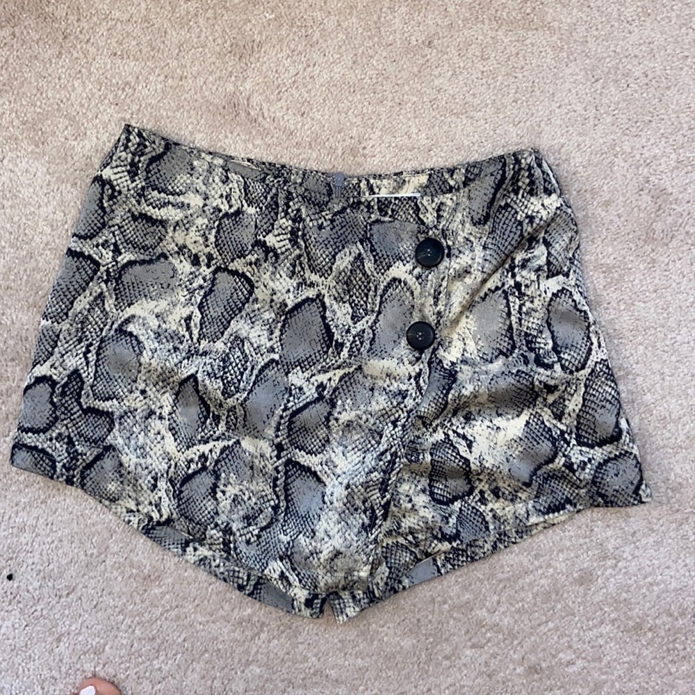 Animal print envelope skort